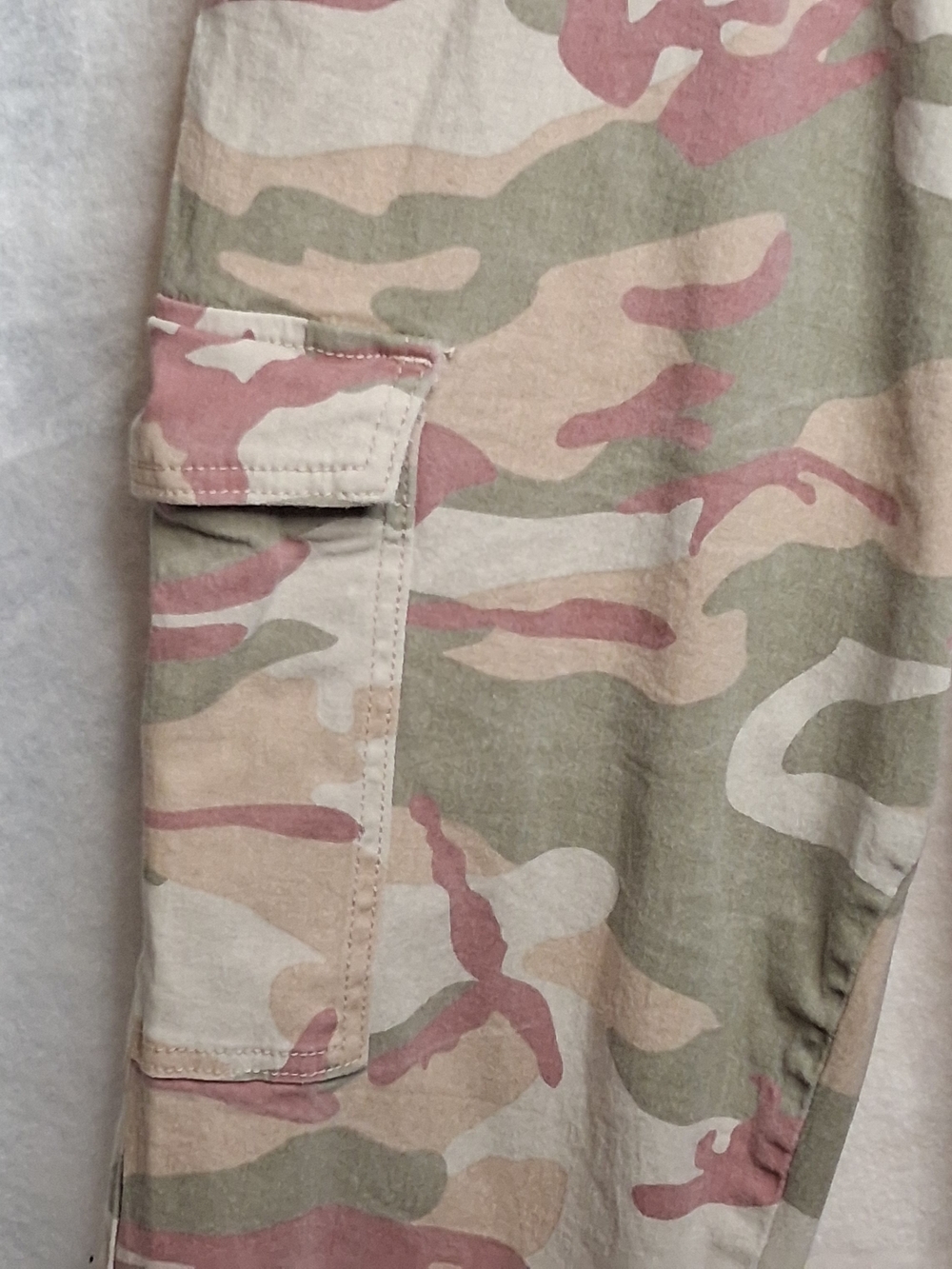 Almost Famous Pink Camo Cargo Jogger Pants XL Y2K Streetwear Hiking - Picture 6 of 10